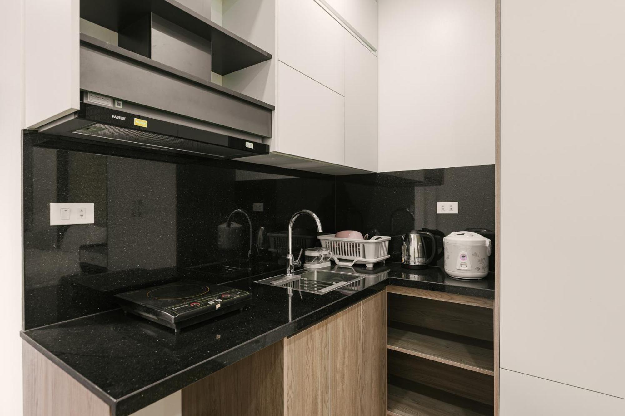 Delapong Hotel And Apartment Ha Noi Ханой Экстерьер фото